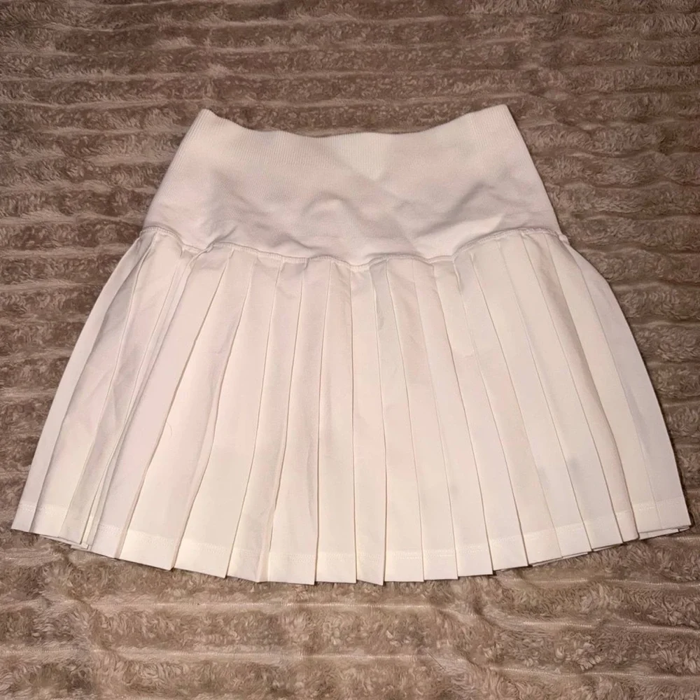 JoyLab White Pleated Mini Skort - Picture 2 of 6